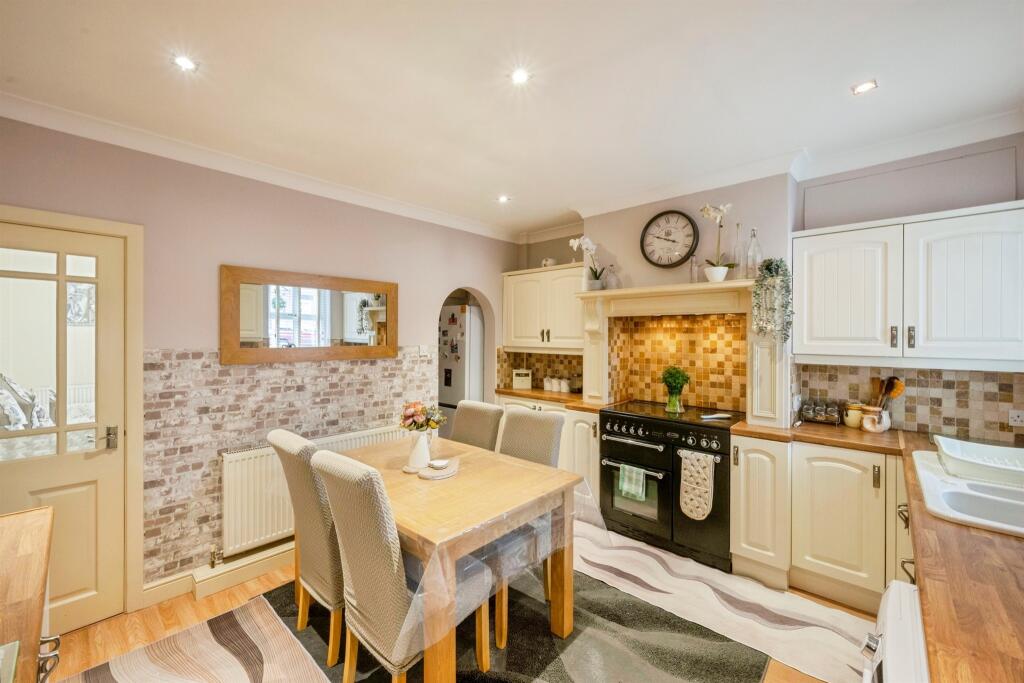 House in Doncaster, South Yorkshire - More