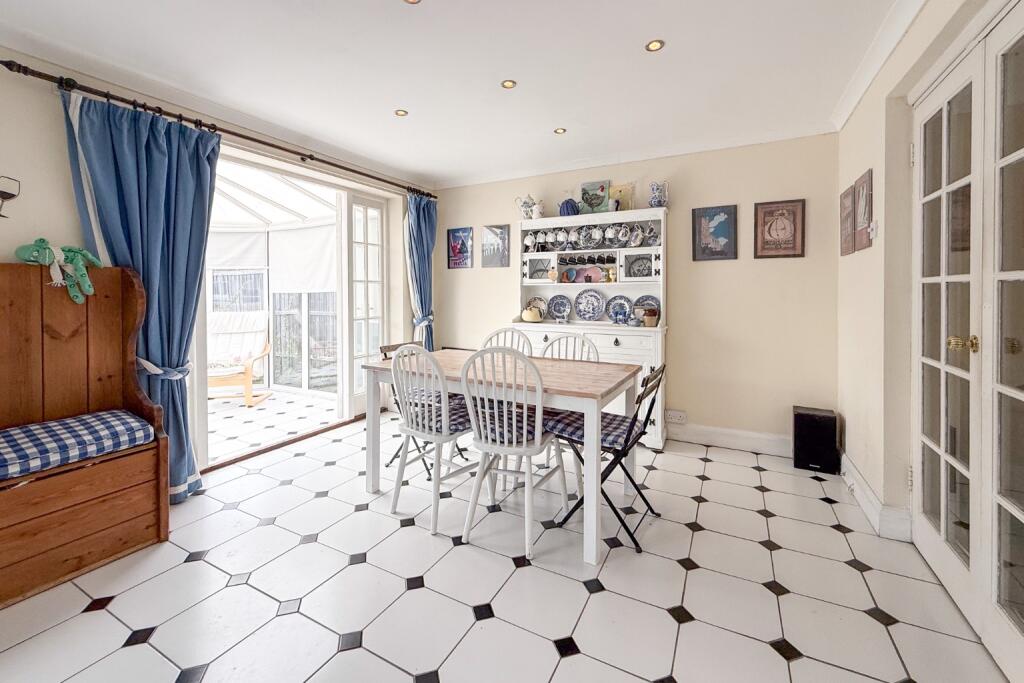 House in Bray - More