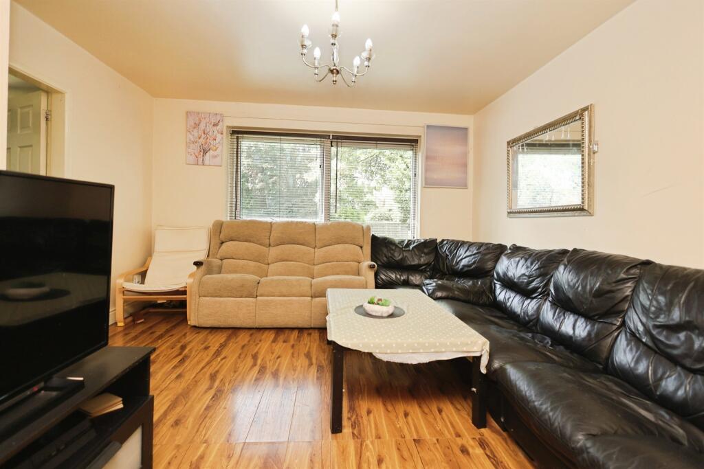 Apartment in Birmingham, Brandwood End - View 5
