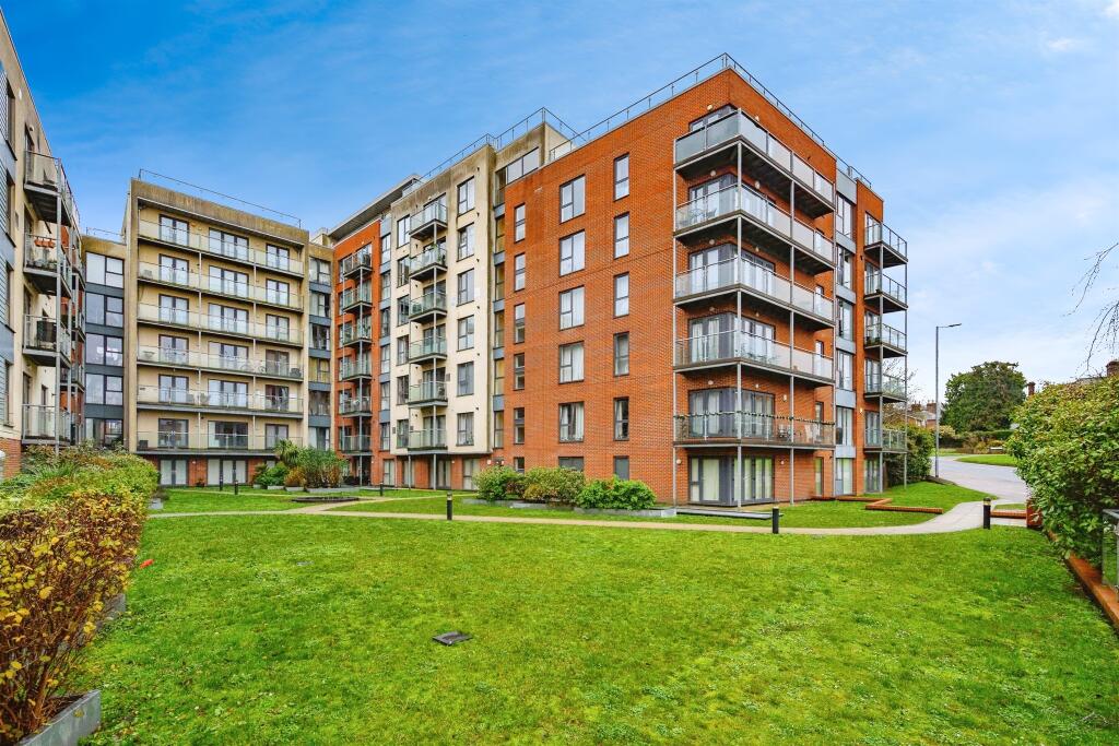 Main image of property: Midland Road, Hemel Hempstead