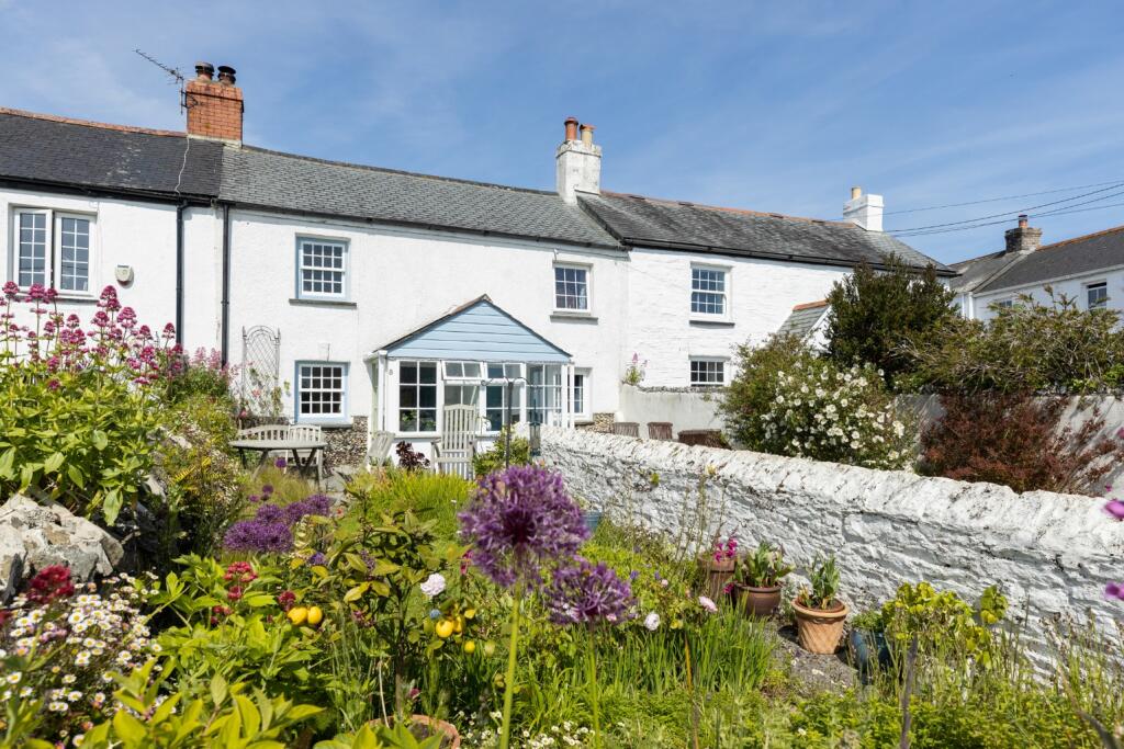 Main image of property: Veryan Green