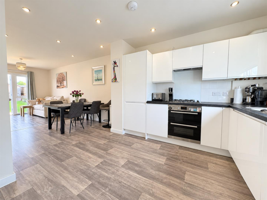 House in Worcester - View 3