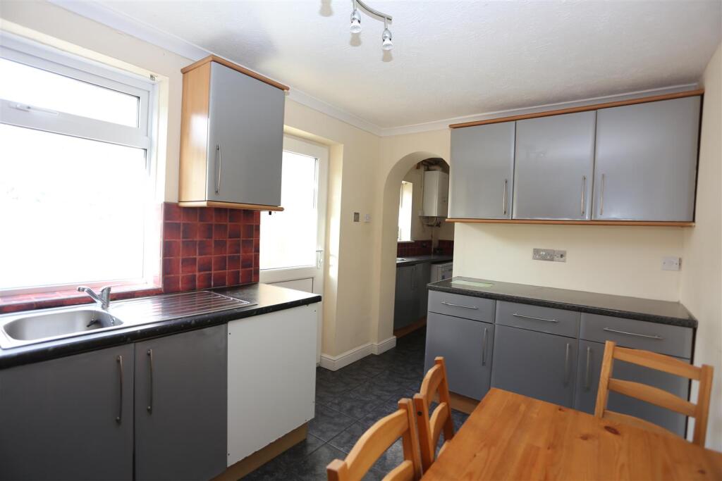 Lower Bevendean Avenue, Brighton photo 5