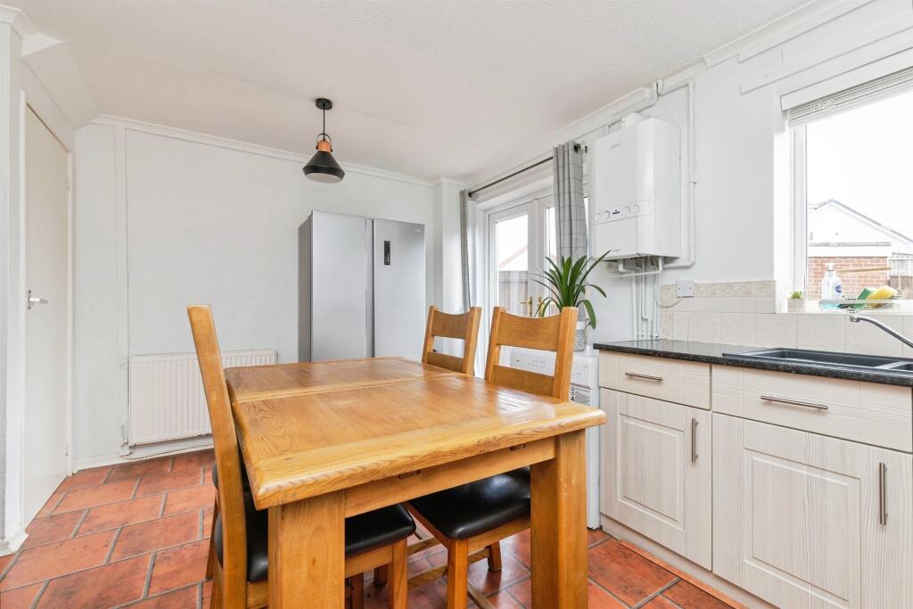 House in Stockton-on-Tees, Hartlepool - More