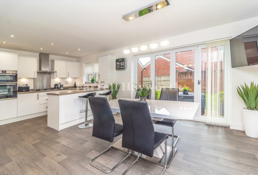 Lyme Road, Penwortham, Preston photo 4