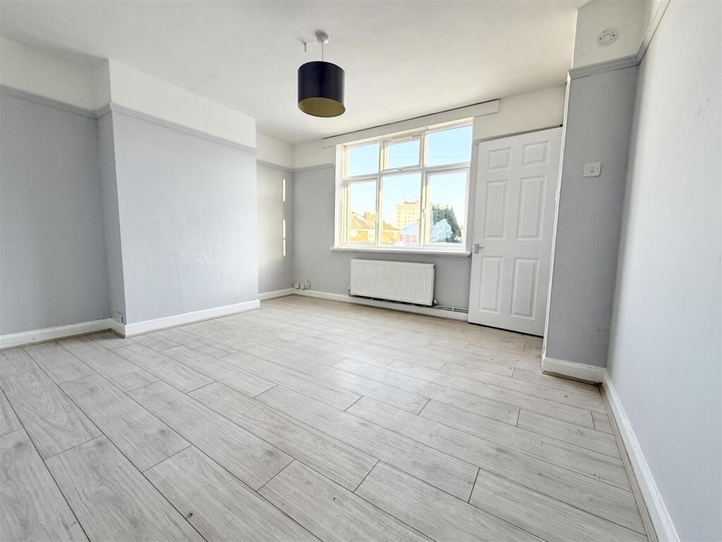 Additional image 3 of Grove Avenue, Halesowen