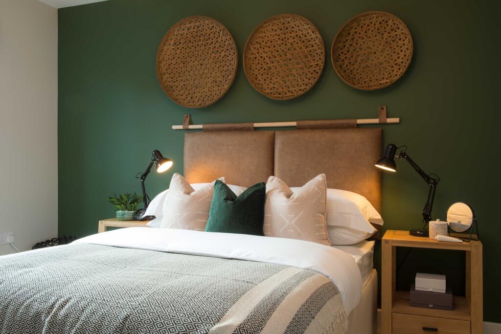 Main image of property: Saint-Cloud Way, Maidenhead,
SL6 8BH