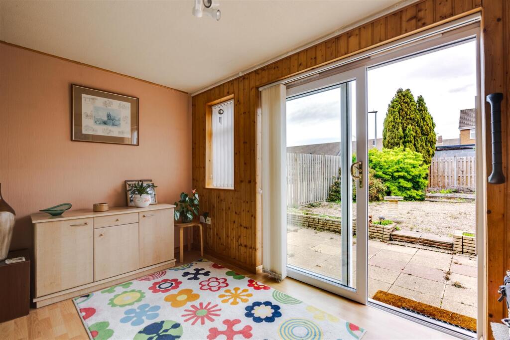 House in Scunthorpe, Yaddlethorpe, Bottesford - View 4