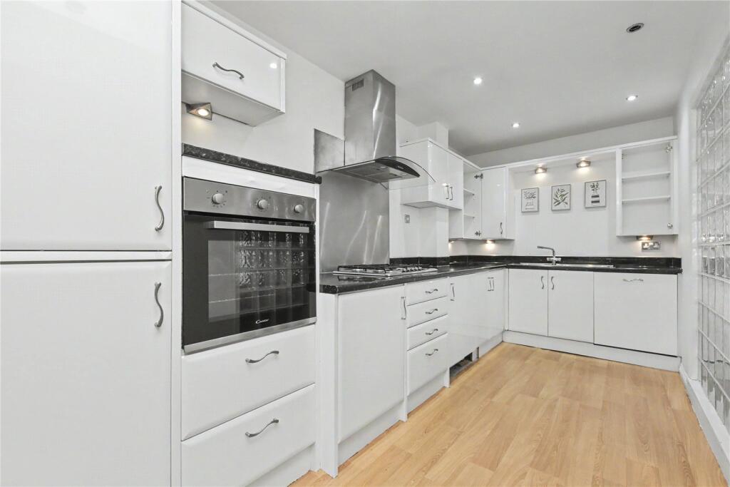 Carisbrooke Road, Far Headingley, Leeds, West Yorkshire photo 3