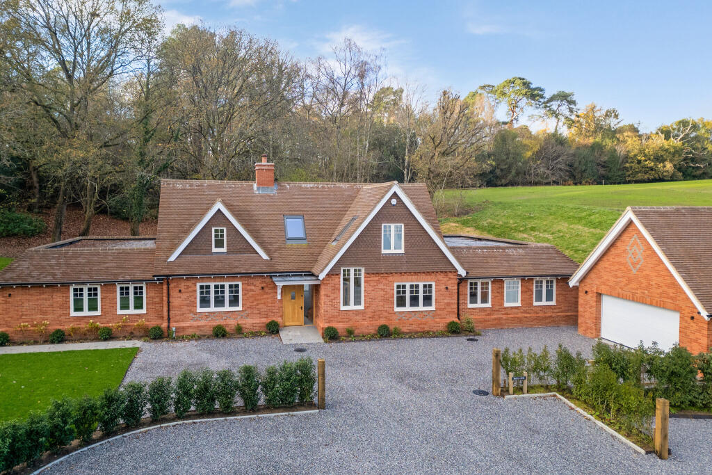 Main image of property: Arkell Lodge, Arkell Lane, Farnham, GU10