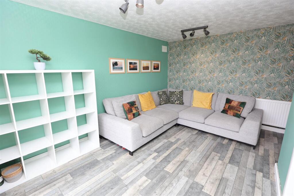 Apartment in Paisley - More