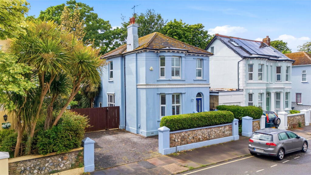Main image of property: Madeira Avenue, Worthing, BN11 2AT
