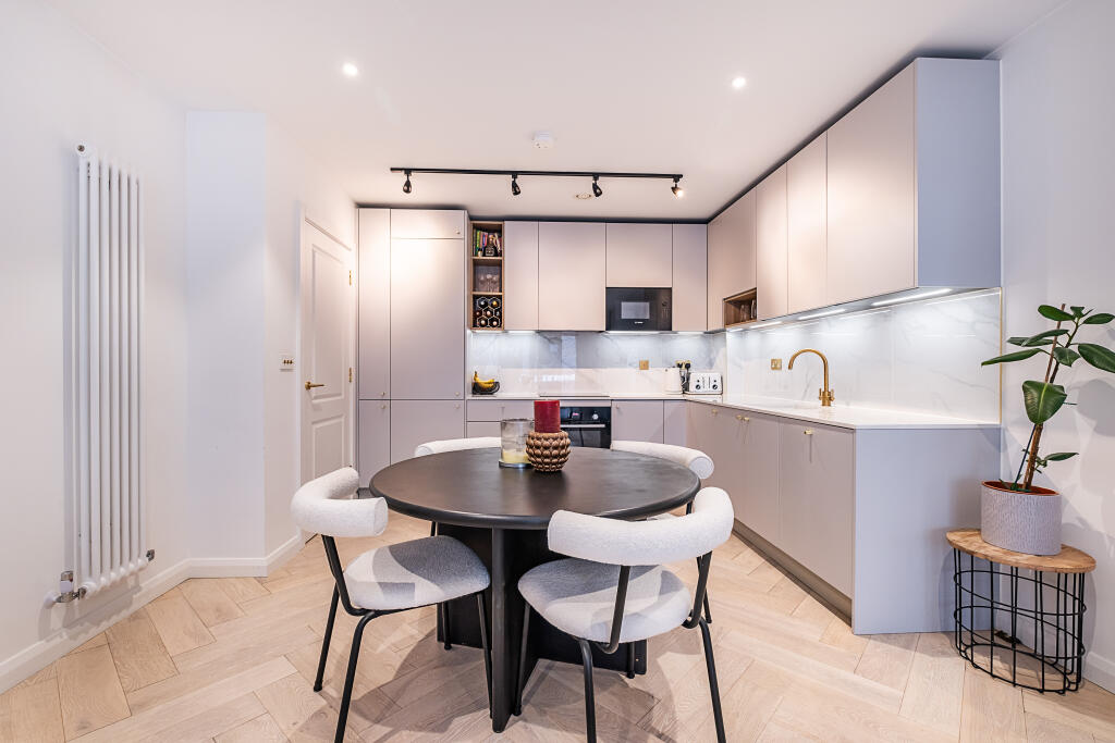 Apartment in London - View 5