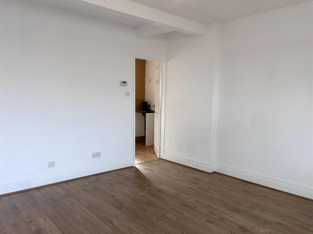 House in Tameside, Fairfield - View 4