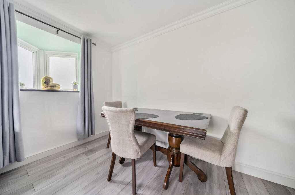 Apartment in Bracknell - View 5