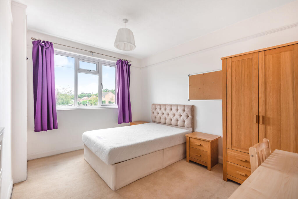 Aldershot Road, Guildford, GU2 - More