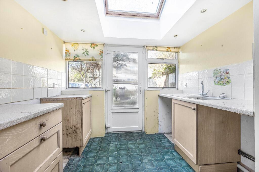 Hakeburn Road, Cirencester, Gloucestershire, GL7 photo 4
