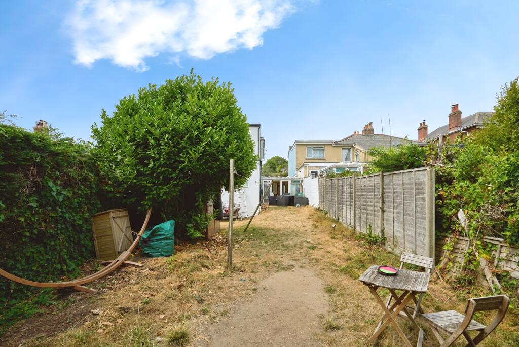 Upton Road, Ryde, Isle of Wight, PO33 photo 2