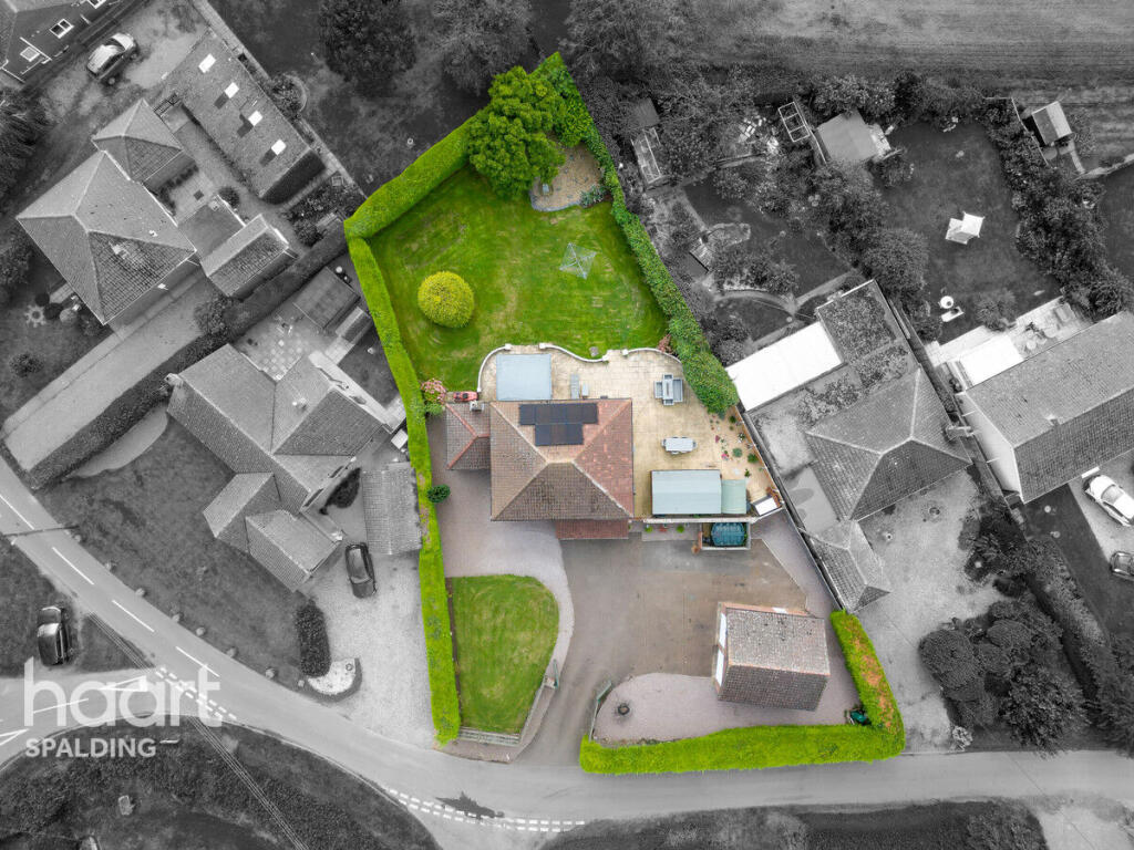 4-bed detached on Stockwell Gate West, Whaplode, £425,000