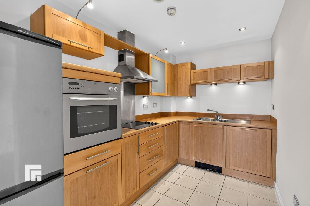 Apartment in Cardiff - View 3
