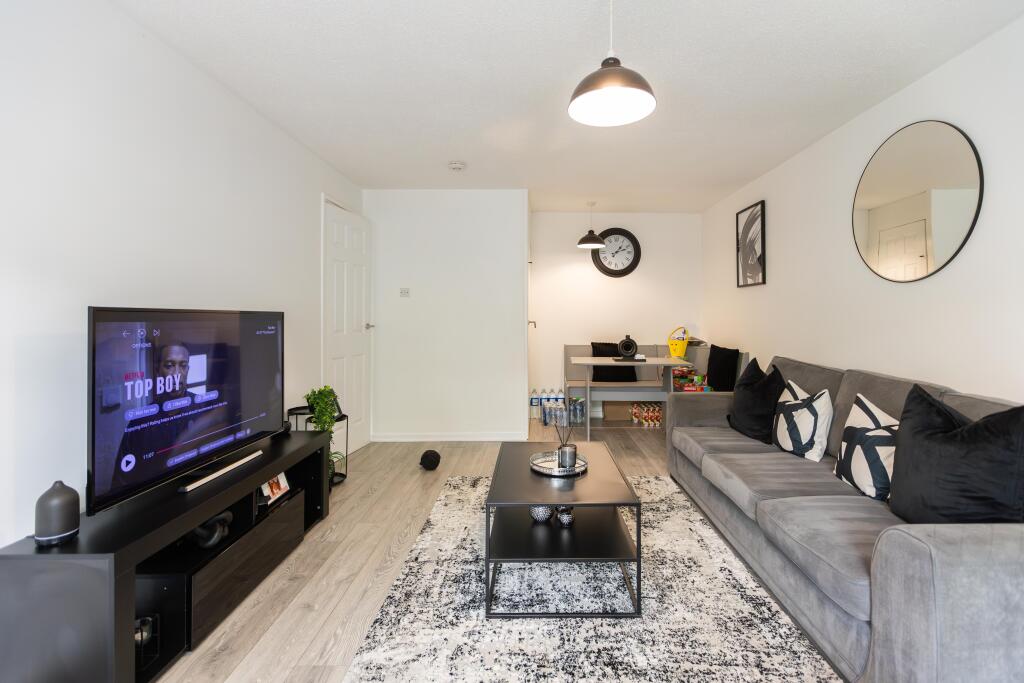 Broomlands, Irvine, KA11 - View 2