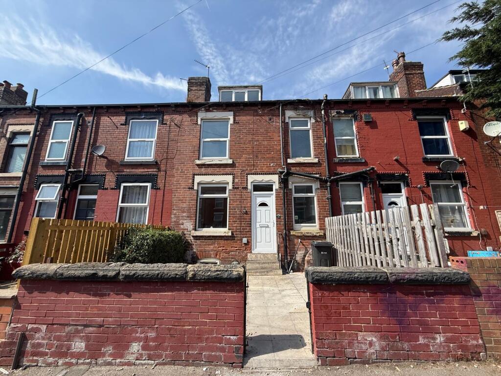 Main image of property: Clifton Mount, Leeds, LS9