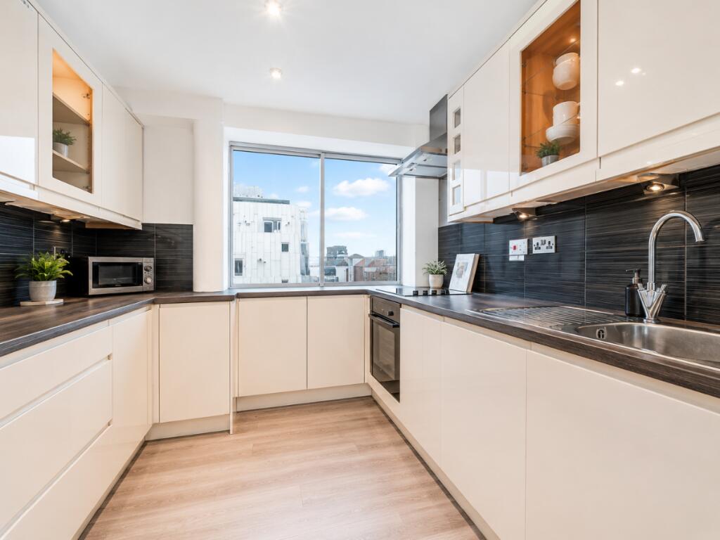 Apartment in London, City of Westminster - View 4