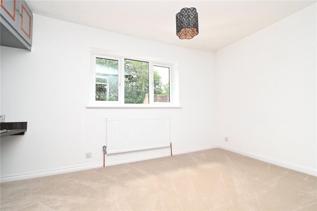 House in Basingstoke and Deane, Chineham - View 4