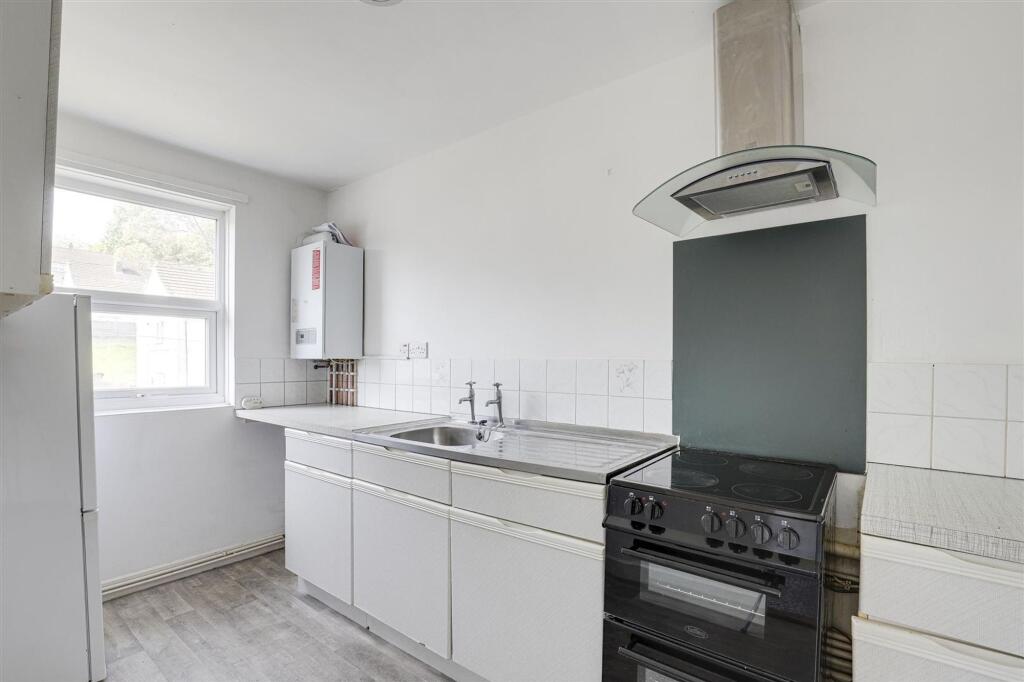 Queens Avenue, Gedling, NG4 photo 3