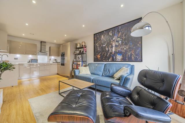 Apartment in Newbury, West Berkshire - View 5