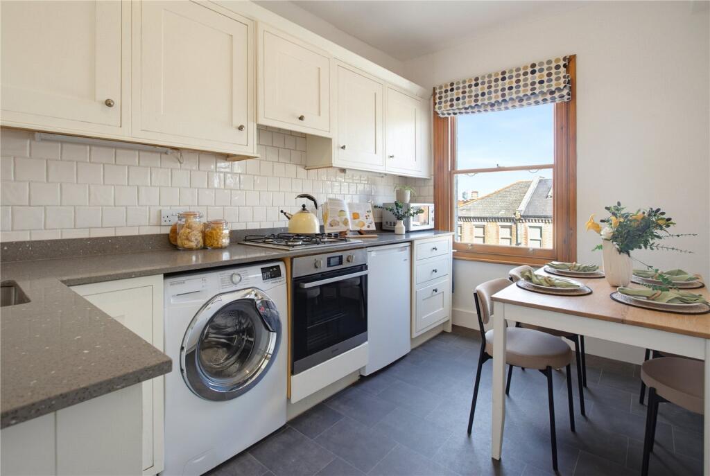 Apartment in London - View 3