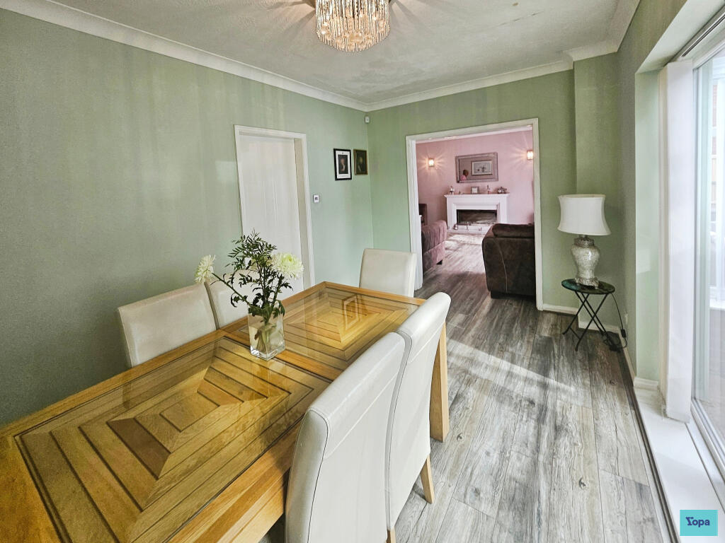 House in Knowsley, Kirkby - More
