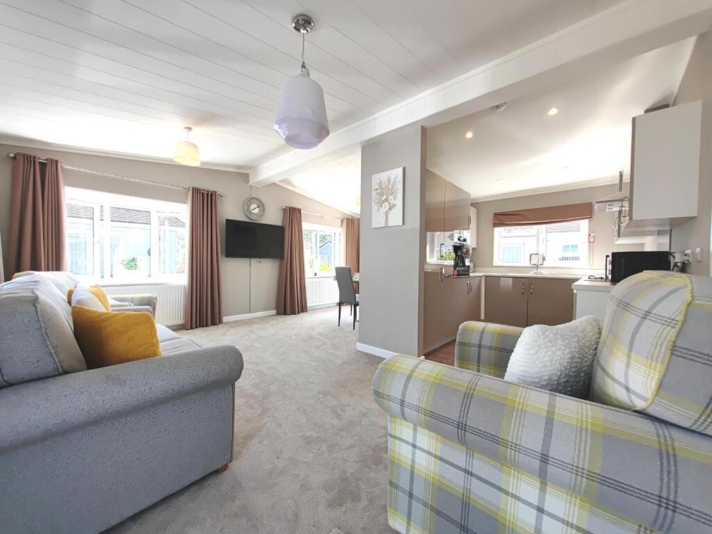 House in Newell Green, Warfield - View 5