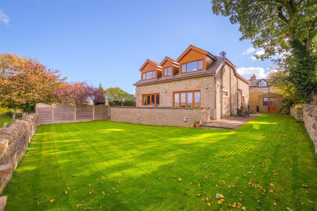 Woodlands View, Bramley Lane, Hipperholme photo 2
