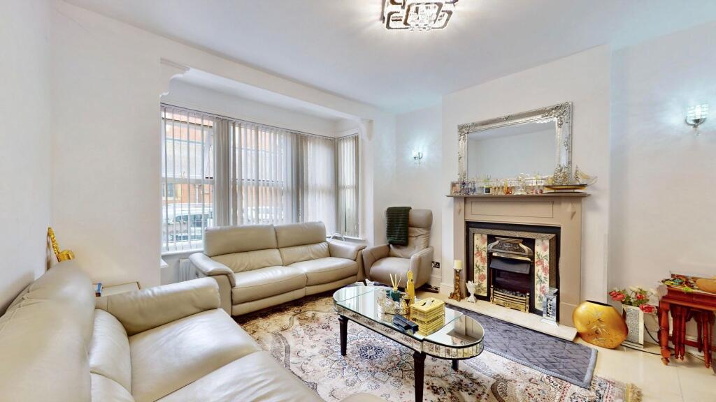 House in London, Southall Green - View 2