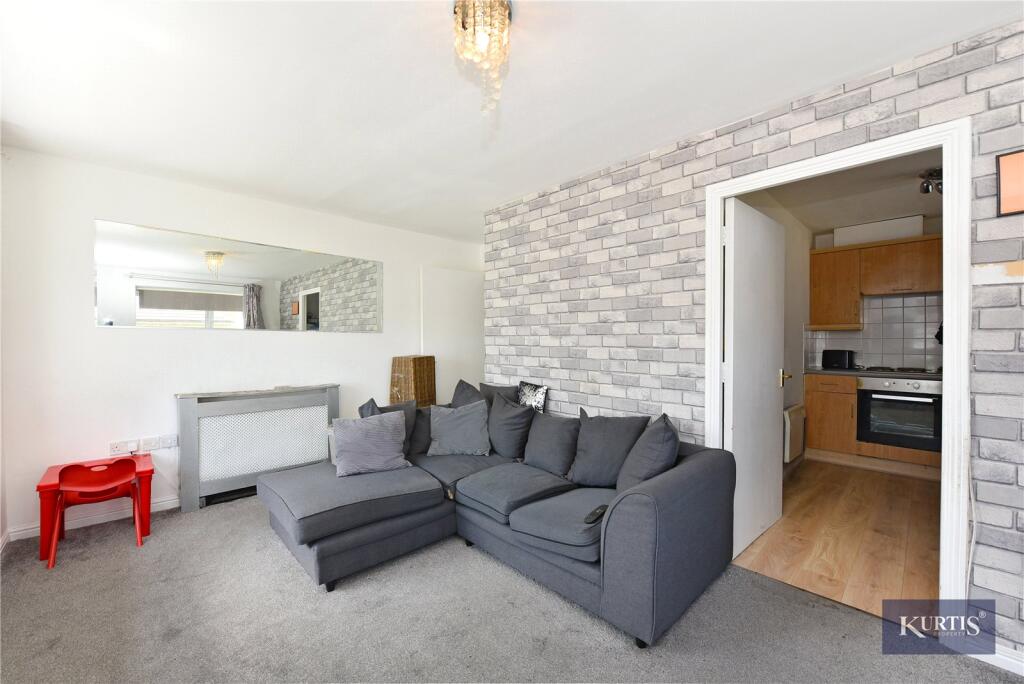 Apartment in Romford - View 3