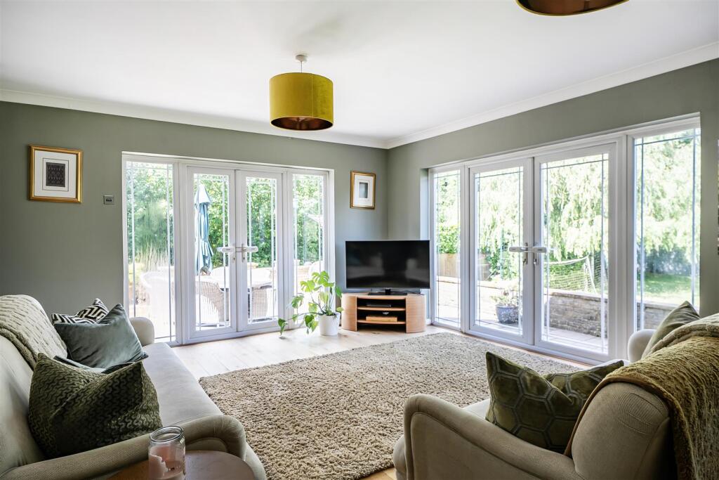 House in Reigate and Banstead, Surrey - View 5