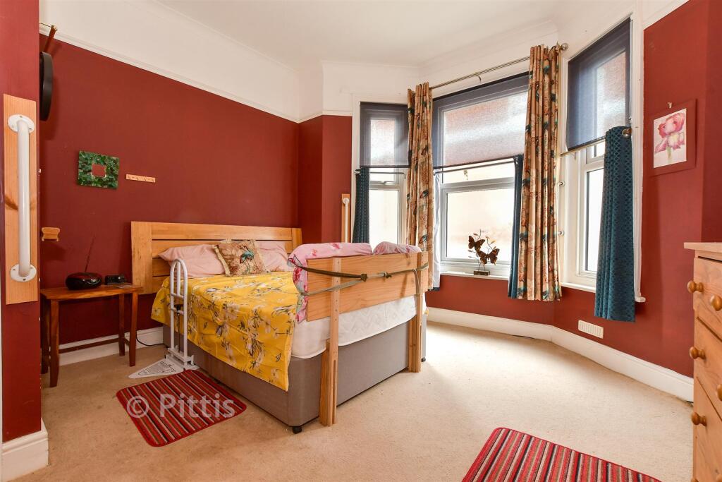 Apartment in Sandown, Yaverland - View 5