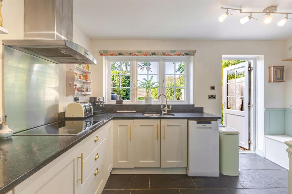 House in Southampton - View 4