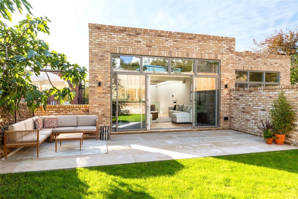 Main image of property: Preston Park Avenue, Brighton, BN1