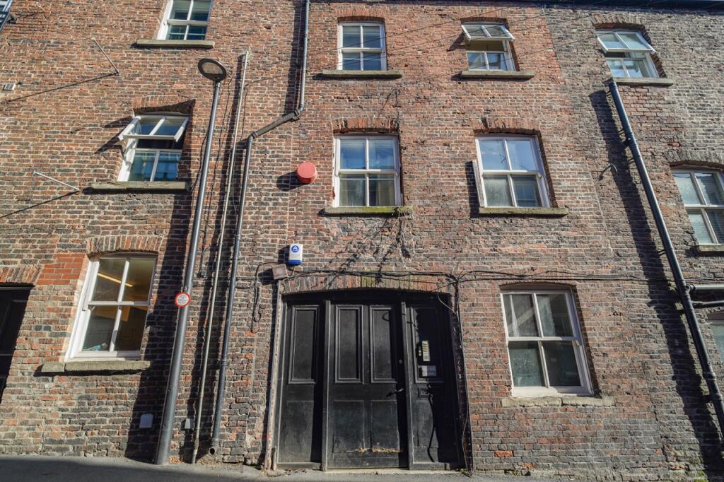 6-bed flat on Cheapside, Wakefield, £380,000