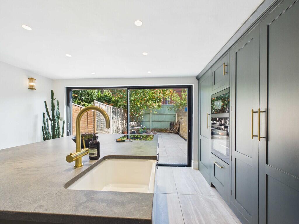 House in London, Bermondsey Spa, Old Kent Road - View 3
