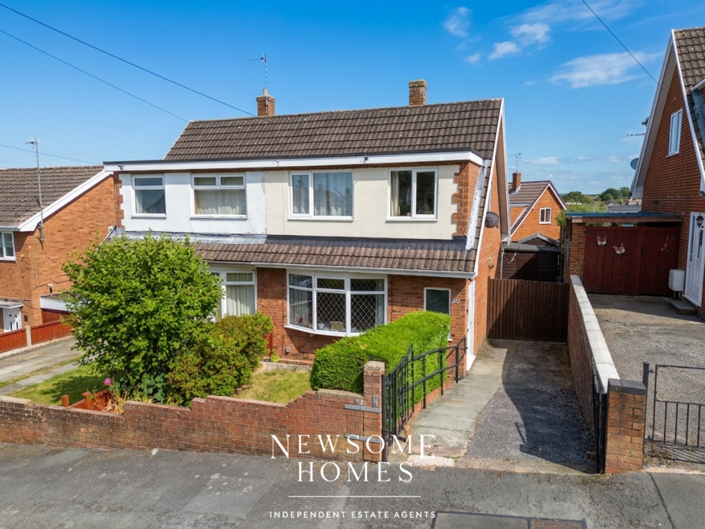 3-bed semi-detached on Lon Goed, Holywell, £160,000