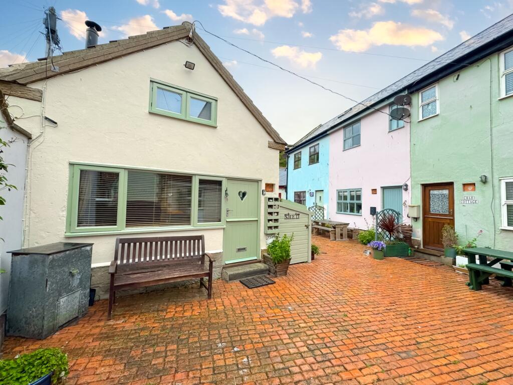 Main image of property: Shingle Cottage, Beckstones Yard, High Street, Staithes, Staithes, Saltburn-by-the-Sea, TS13 5BH