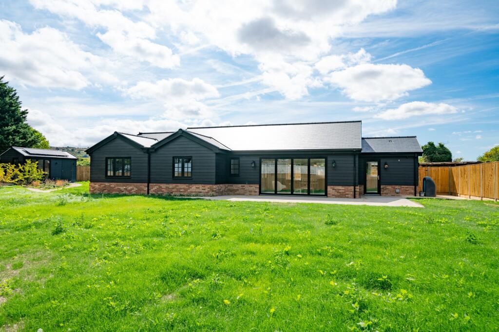Doolittle Lane, Totternhoe, LU6 - View 4