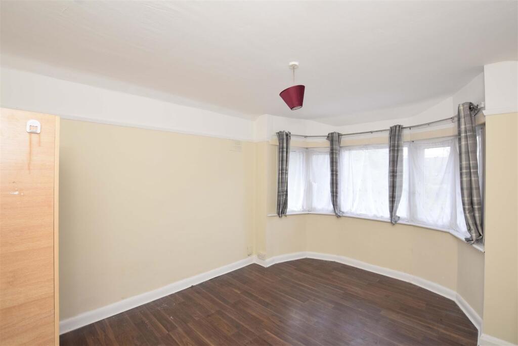 Apartment in Harrow - View 4
