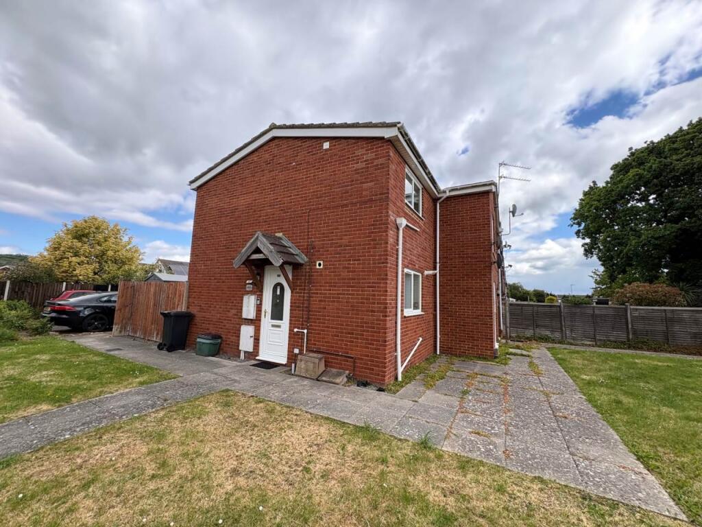 Main image of property: Heron Close, Mead Vale, Weston-super-Mare