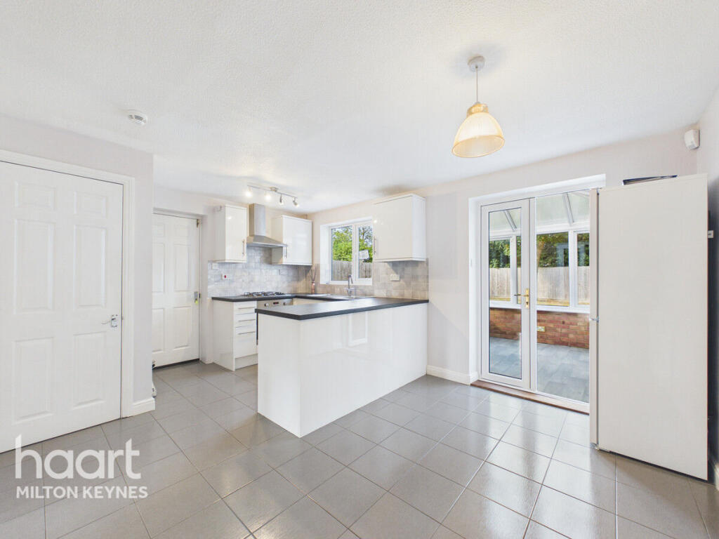 House in Milton Keynes, Walnut Tree, Walton - View 2