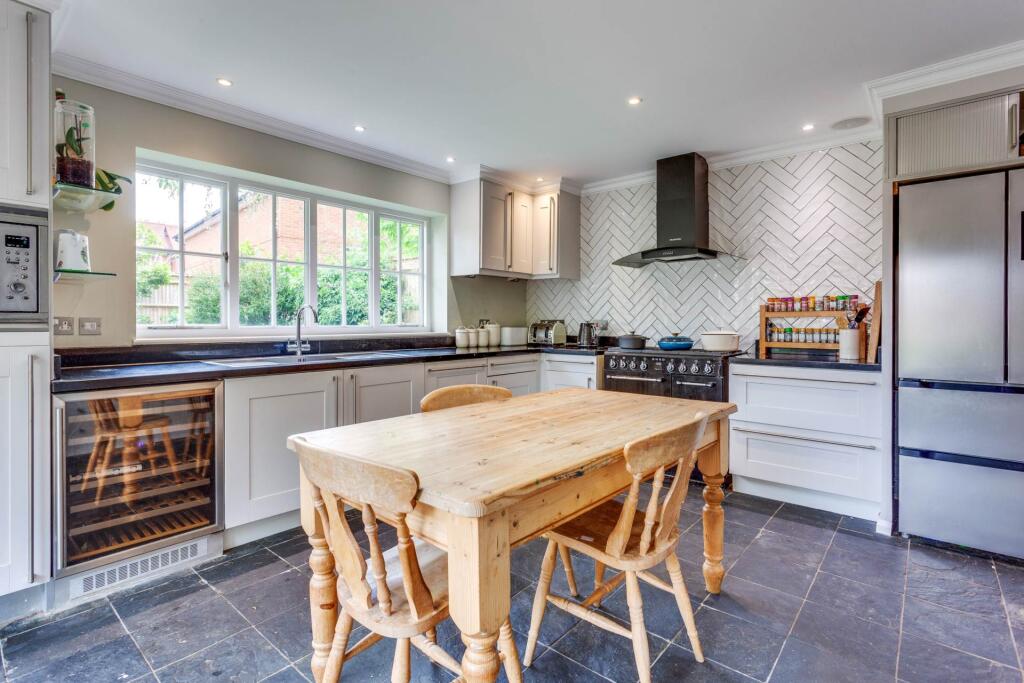 Sedgewell Road, Sonning Common, South Oxfordshire - View 3