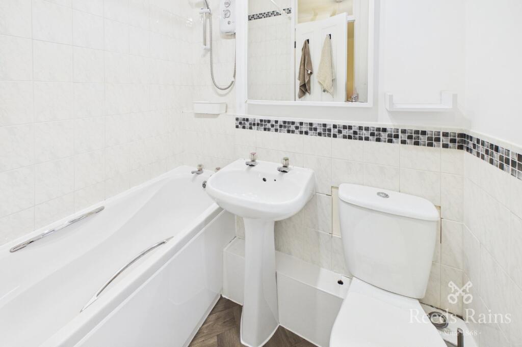 Apartment in Bradford - View 4